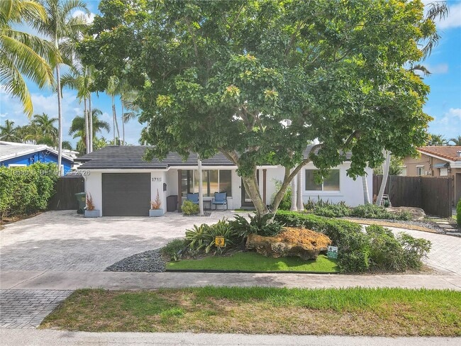 1715 NE 40th St in Oakland Park, FL - Building Photo - Building Photo