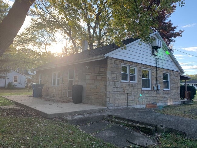 230 Laurel St in Youngstown, OH - Building Photo - Building Photo