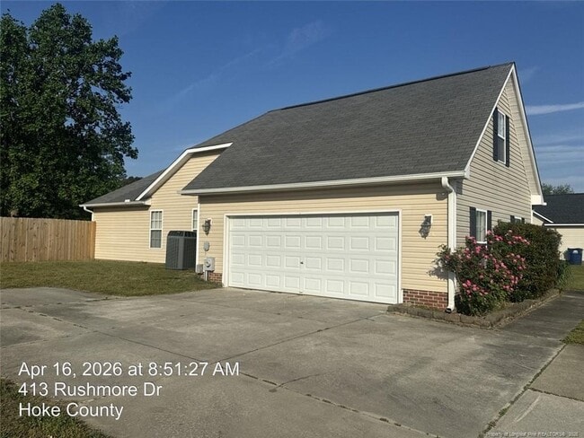 413 Rushmore Ct in Raeford, NC - Building Photo - Building Photo