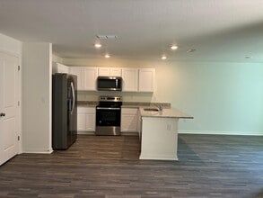 3471 Ledgewood St in Port Charlotte, FL - Building Photo - Building Photo