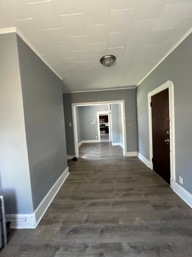 56 Rose Ave, Unit 4 first floor in Jersey City, NJ - Building Photo - Building Photo