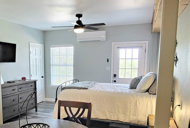 property at 1526 Lakeside Dr W