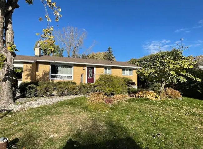 property at 11 Khymer Crt