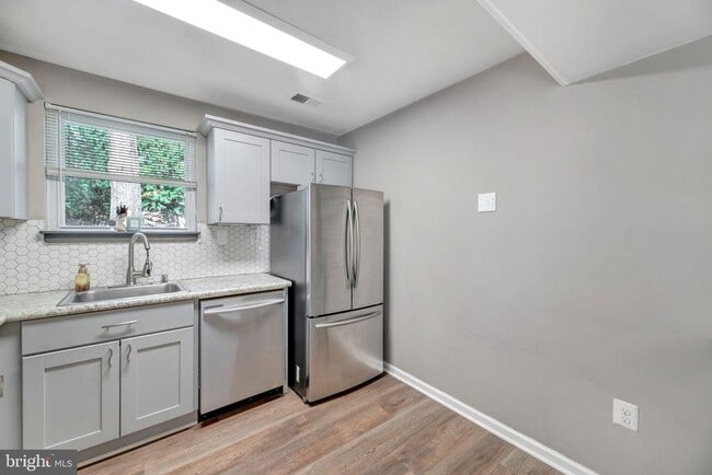 property at 281 Ternwing Dr