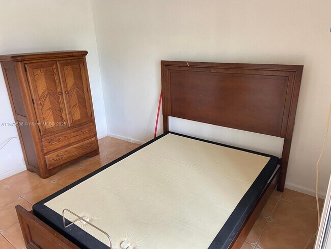 8 Fanshaw Dr in Boca Raton, FL - Building Photo - Building Photo