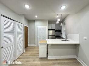 442 W Belden Ave, Unit A04C in Chicago, IL - Building Photo - Building Photo