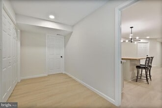 7029 Clifton Knoll Ct in Alexandria, VA - Building Photo - Building Photo