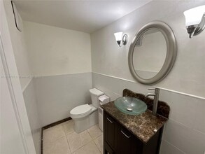 936 W 79th Pl in Hialeah, FL - Building Photo - Building Photo