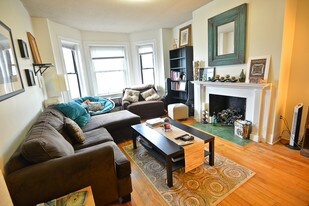 18 Glenville Ave, Unit 3 in Boston, MA - Building Photo