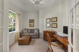 2654 Bolero Dr in Naples, FL - Building Photo