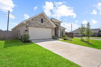 31243 Conover Dr in Fulshear, TX - Building Photo - Building Photo