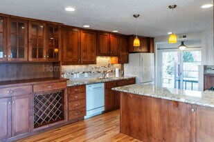 1003 W Eastmont Way in Spokane, WA - Building Photo