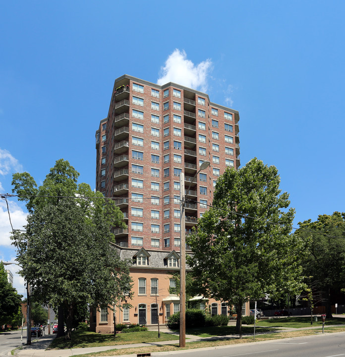 Picton Place in London, ON - Building Photo