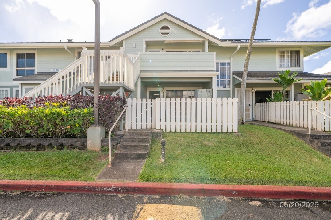 94-1505-1505 Waipio Uka St in Waipahu, HI - Building Photo