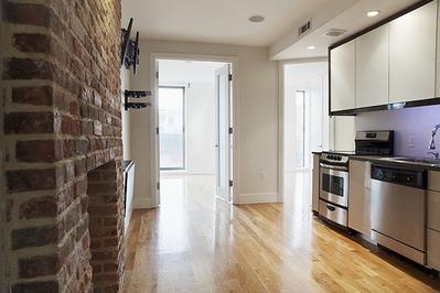 Newly Renovated 2 Bed on Bedford Ave by L in Brooklyn, NY - Foto de edificio