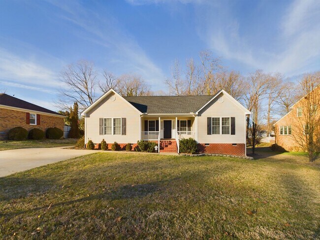 property at 3706 Perthshire Ln