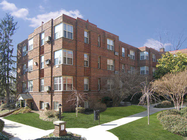 Spring Garden Apartments in Silver Spring, MD - Building Photo