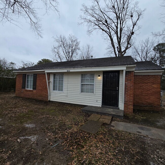 property at 4816 Hodge Rd