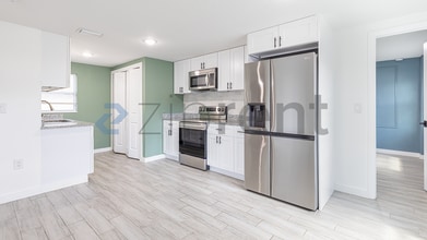 4051 Close Ct in Mount Dora, FL - Foto de edificio - Building Photo