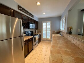 4601 Carmen Ave, Unit 1604 in Rancho Viejo, TX - Foto de edificio - Building Photo