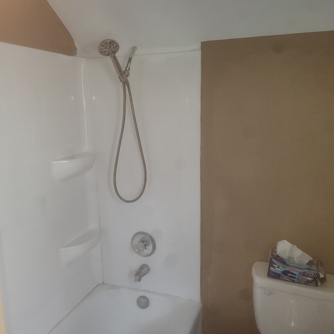 1026 Alden Ct in Toledo, OH - Foto de edificio - Building Photo