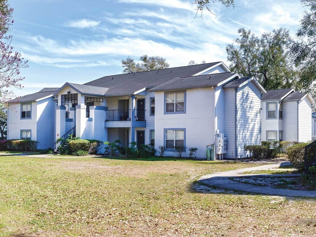 Advenir at Polos East Apartments in Orlando, FL