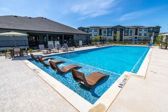 The Terrace at Highland Hills in Dallas, TX - Foto de edificio - Building Photo