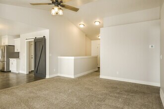 4621 S W Pk Dr in Roy, UT - Building Photo - Building Photo