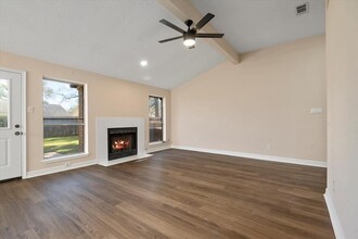 8031 Big Oak Trail Dr in Houston, TX - Building Photo - Building Photo