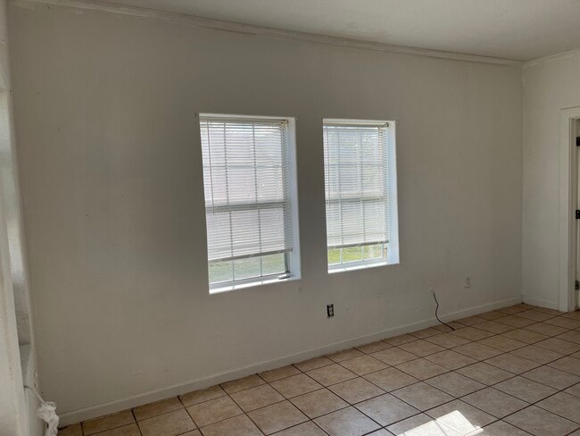 226 S Lamont St, Unit R in Aransas Pass, TX - Building Photo - Building Photo