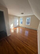 30 Newhall St, Unit #1 in Malden, MA - Foto de edificio - Building Photo