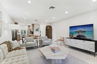 1004 Langer Way in Delray Beach, FL - Building Photo - Building Photo