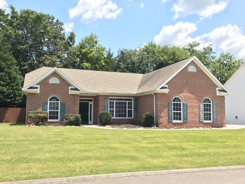 8518 Lawnpark Dr in Knoxville, TN - Building Photo