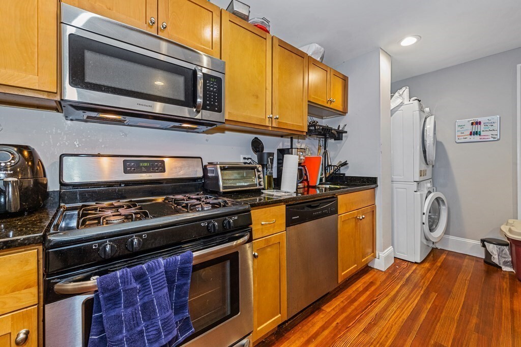 44 Hillside St, Unit 1 in Boston, MA - Building Photo