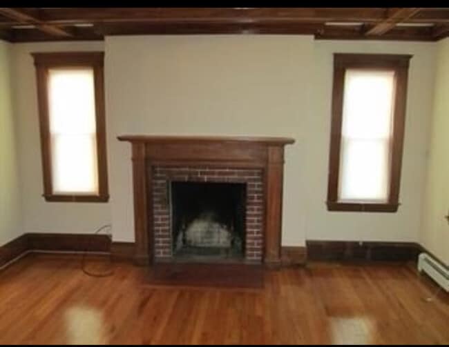 111 Sumner Rd, Unit 1 in Brookline, MA - Foto de edificio - Building Photo