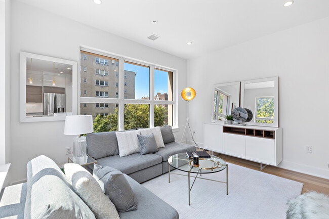 The Lofts at Blvd East in West New York, NJ - Foto de edificio - Building Photo