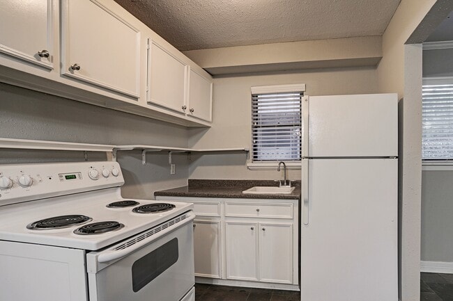 405 Hawthorne St in Houston, TX - Building Photo - Building Photo