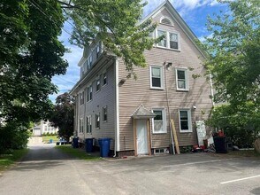 112 Norwood Ave in Cranston, RI - Building Photo - Building Photo