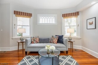15 St Lukes Pl in Montclair, NJ - Foto de edificio - Building Photo