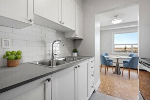 Silvercreek Terrace in Guelph, ON - Building Photo