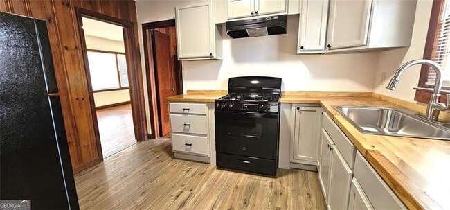 320 Adair St in Decatur, GA - Foto de edificio - Building Photo