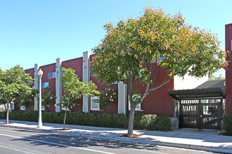 H Street Lofts in Fresno, CA - Building Photo - Building Photo