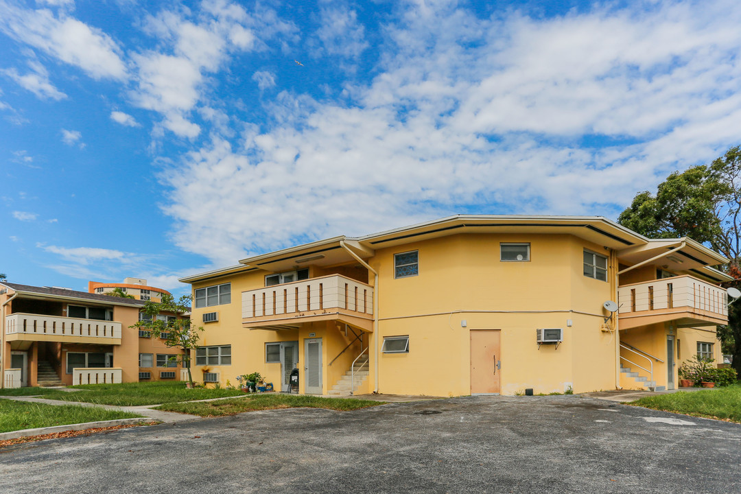 ABE ARRONOVITZ in Miami, FL - Building Photo