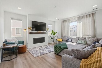 4230 Satinwood Dr in Johnstown, CO - Building Photo - Building Photo