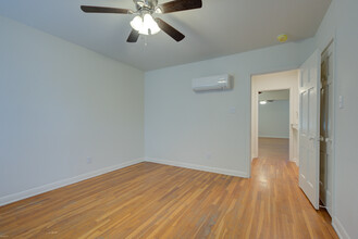 338 Army Blvd, Unit 1 in San Antonio, TX - Building Photo - Building Photo