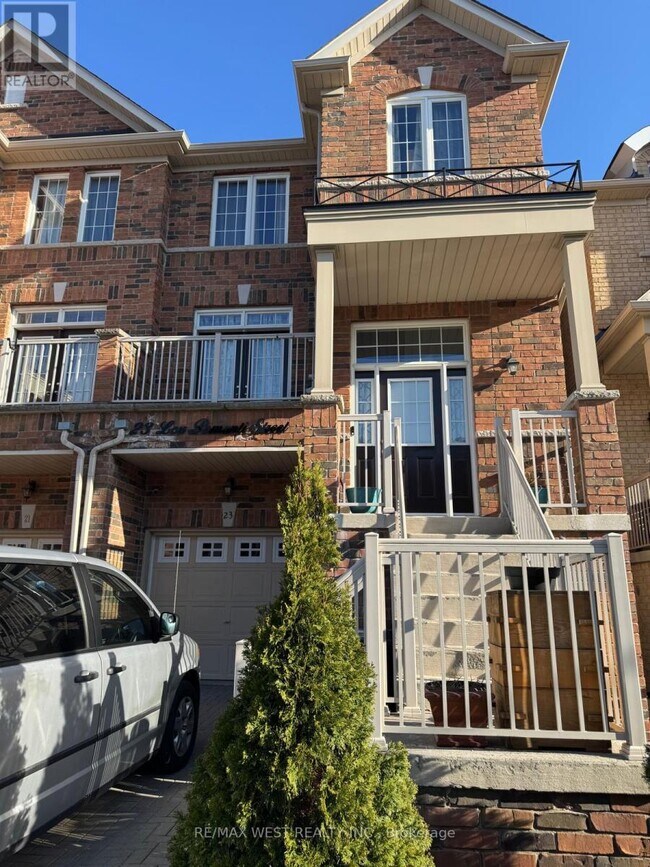 23 Lou Pomanti St