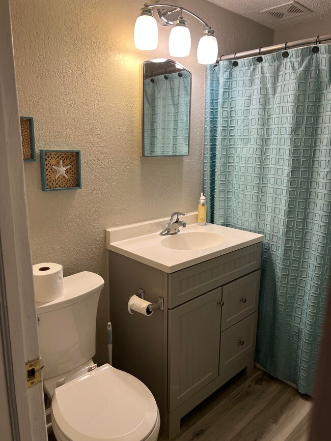 4622 Cass St, Unit #22 in Omaha, NE - Foto de edificio - Building Photo