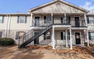 2112 Old Taylor Rd, Unit A7 in Oxford, MS - Building Photo