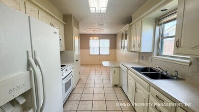 7820 Vernon Ave in Lubbock, TX - Building Photo - Building Photo