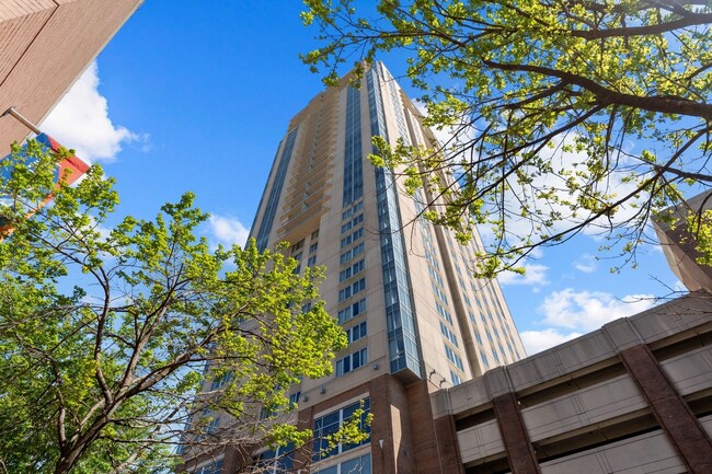 4545 Commerce St in Virginia Beach, VA - Foto de edificio - Building Photo